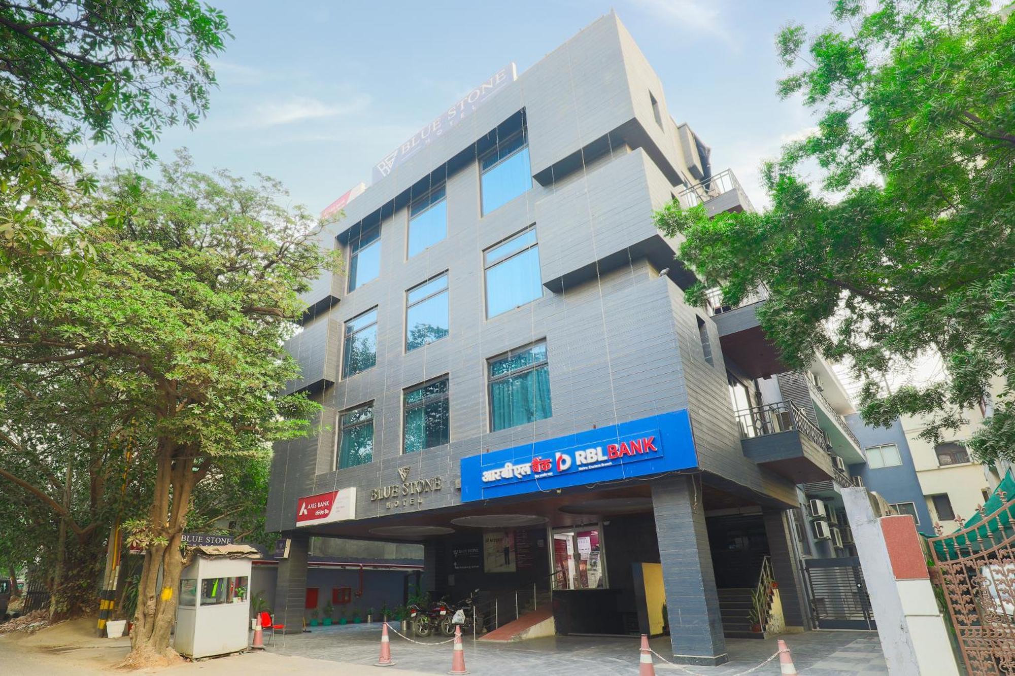 Bluestone Nehru Place By The Cosy Hotel 4*
